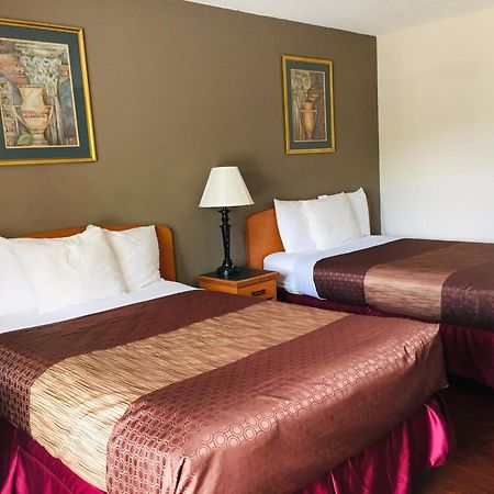 Bear Mount Inn & Suites Pigeon Forge Rom bilde
