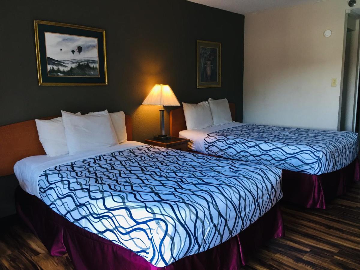 Bear Mount Inn & Suites Pigeon Forge Eksteriør bilde