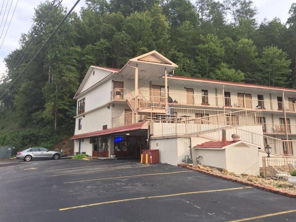 Bear Mount Inn & Suites Pigeon Forge Eksteriør bilde