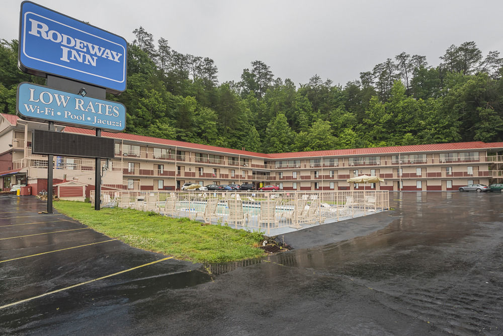 Bear Mount Inn & Suites Pigeon Forge Eksteriør bilde