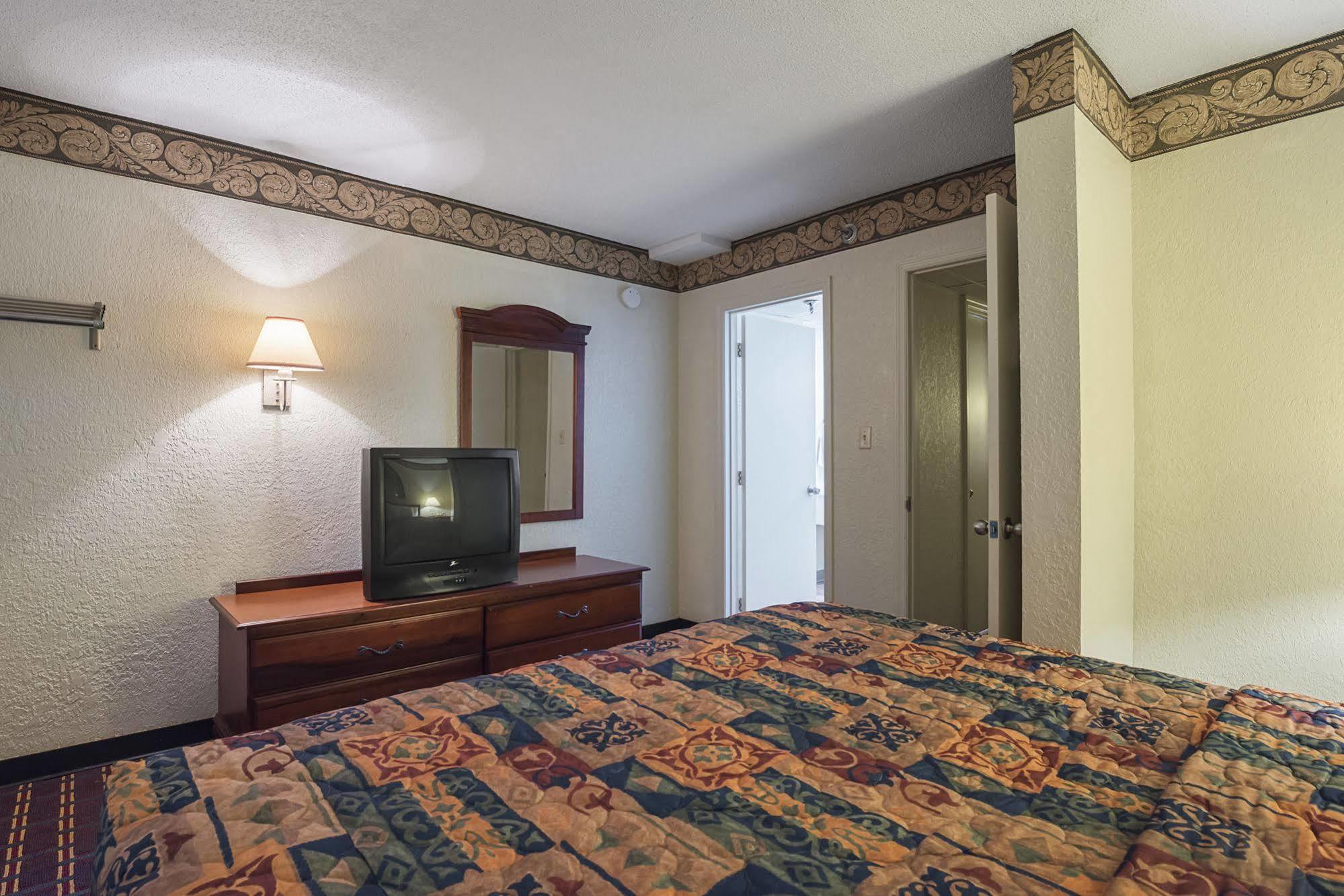 Bear Mount Inn & Suites Pigeon Forge Eksteriør bilde